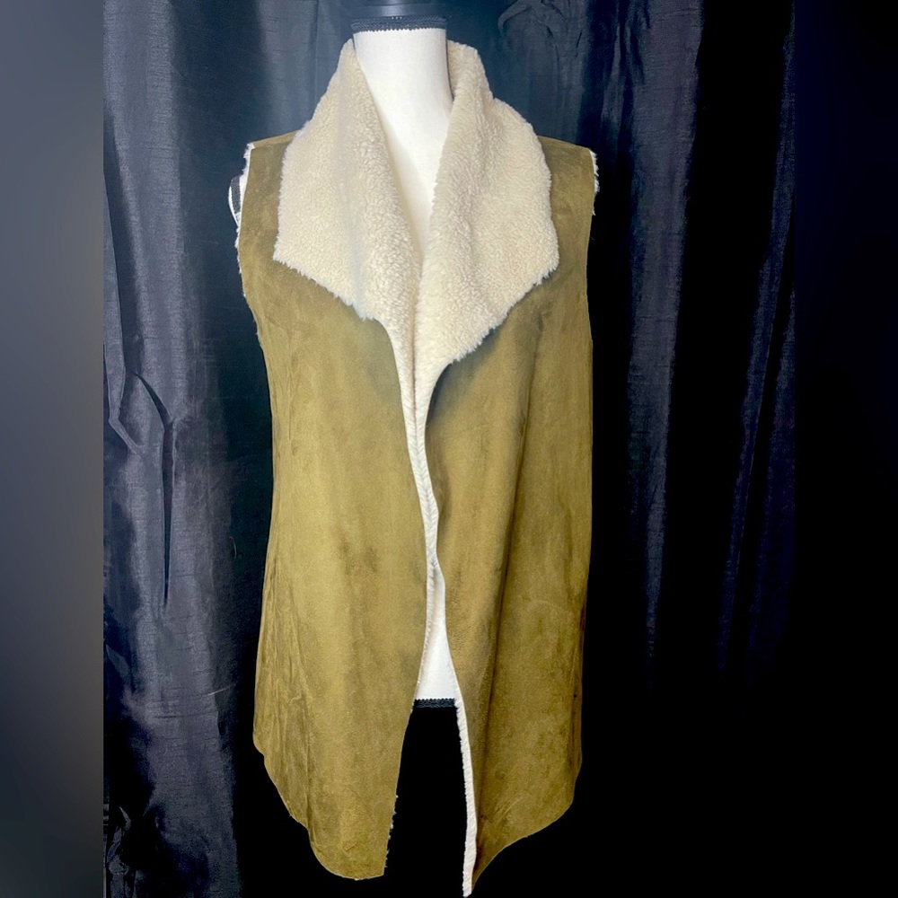 Fleece like vest